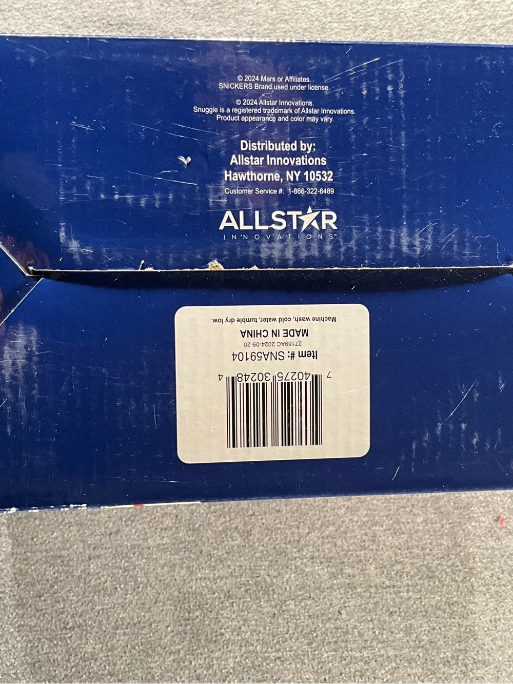 NIB Snuggie x Snickers Wearable Fleece Blanket-Official Mars Collab!